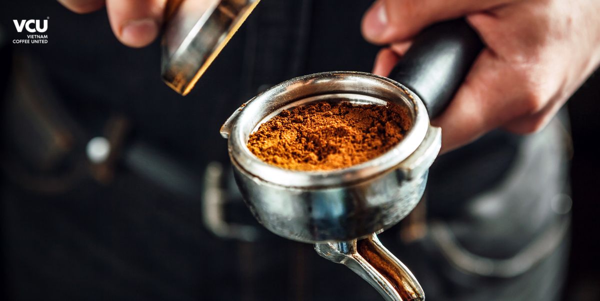 Managing coffee quality in a coffee chain by training baristas